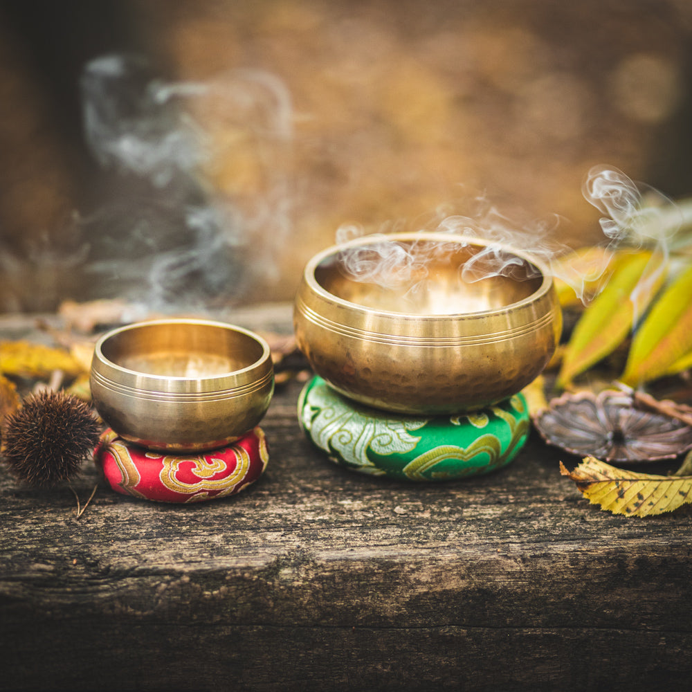 Meditation singing bowls